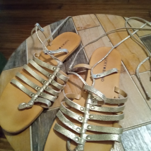 Lucky Brand Women's Gold Metallic Gladiator Sandals Size 9 - Picture 1 of 11